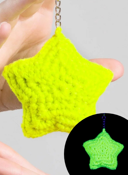 Free Super Glowing Star Charm Pattern
