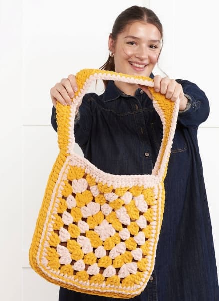 Free Crochet Big Granny Tote Pattern