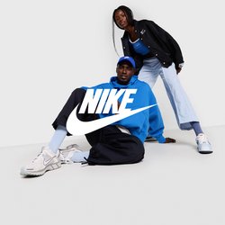 Nike Sportswear - Scarpe, Accessori & Abbigliamento