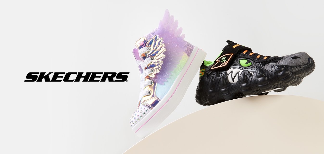 Sneaker alte con ali iridescenti viola e accenti metallici; sneaker nera stilizzata come un coccodrillo con occhi verdi e design testurizzato.