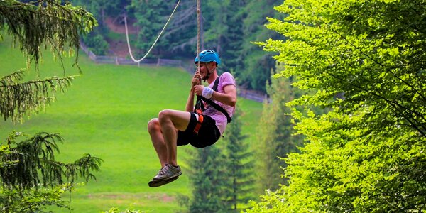 Perfektná jazda na kladke ZipLine v Čutkovskej doline pri Ružomberku