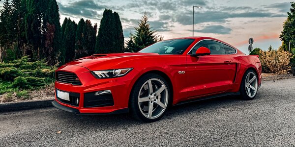 Adrenalínová jazda na FORD MUSTANG GT 5.0 V8 ROUSH ako vodič alebo spolujazdec