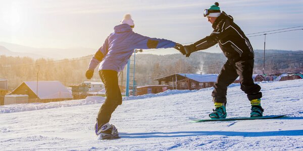 Lekcie lyžovania alebo snowboardingu s profesionálnym inštruktorom na Donovaloch