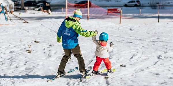 Lekcia lyžovania s inštruktorom v lyžiarskej škole ACTIVE SKI