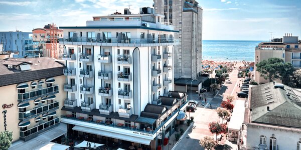 Talianske Jesolo: hotel priamo pri pláži a polpenzii