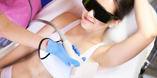 Trvalá fotoepilácia E‑light s hĺbkovou rádiofrekvenciou