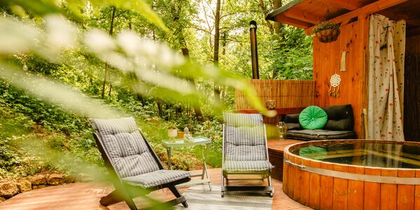 Dvůr Králové: relax v jurte, kúpací sud aj sauna