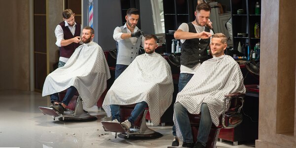 Svadobní barberi: Styling pre ženícha a jeho partiu u vás doma
