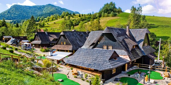 Pobyt v Zázrivej v útulných dreveniciach s novým wellness a golfom