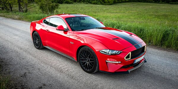 Nadupaná jazda v ikonickom FORD MUSTANG GT 5.0 V8