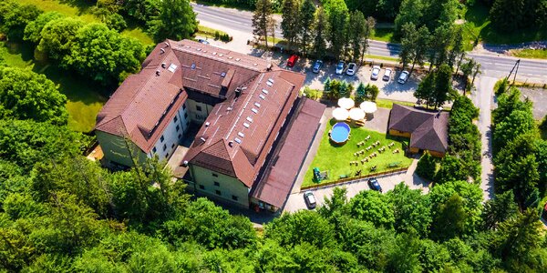 Poľská strana Sliezskych Beskýd s jedlom aj wellness