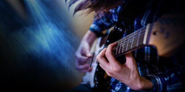 Výučba hry na hudobný nástroj: Gitara, ukulele, klavír, spev či bicie