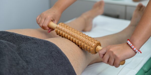 Maderoterapia tváre a tela