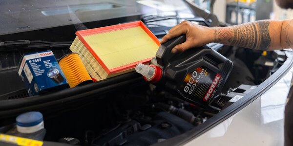 Výmena oleja a filtrov s vizuálnou kontrolou podvozku