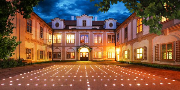 Pobyt na zámku: labyrint, polpenzia aj wellness