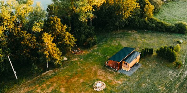 Relax v štýlovej maringotke vo východných Čechách pre dvoch
