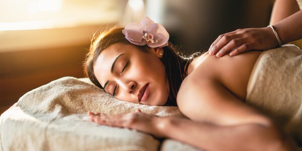 Thajská masáž chodidiel či chrbta, tradičná i s horúcim olejom