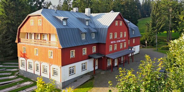 Rodinný hotel v Jizerkách: wellness, herňa aj minigolf