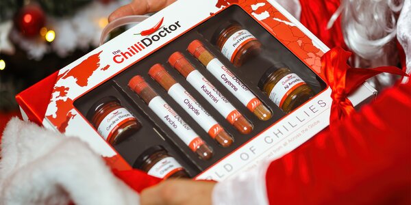 Horúce balíčky chilli práškov a pyré