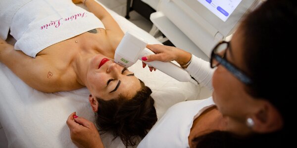 Revolučný nechirurgický lifting Hifutherapy s účinným prístrojom HI-8D