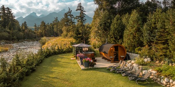 Privátny wellness pod holým nebom s fľašou Prosecca