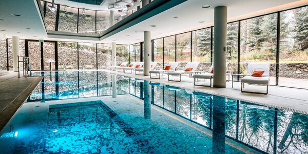 Krásny zámok neďaleko Vroclavi s jedlom a wellness