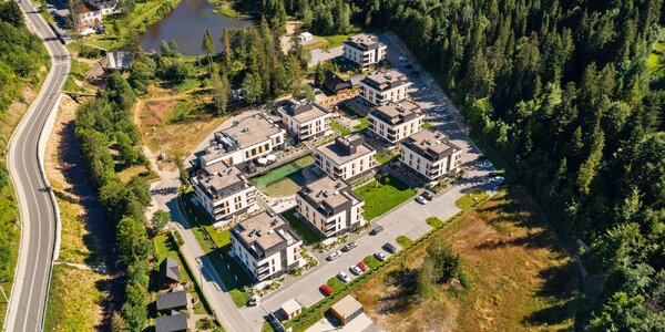 Moderný rezort v poľských Beskydách s fantastickou stravou a neobmedzeným wellness