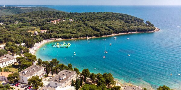 Relax na Istrii: rodinné apartmány s balkónom pri pláži