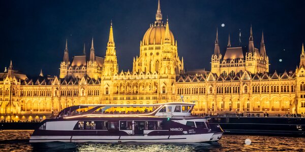 Rozprávková Budapešť: Vyhliadková plavba loďou po Dunaji