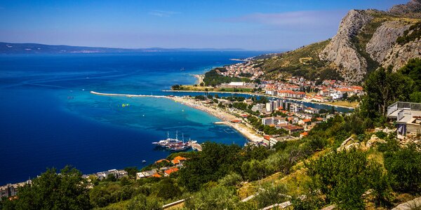 Pre rodinu aj pár: apartmán pri Omiši, 120 m k pláži