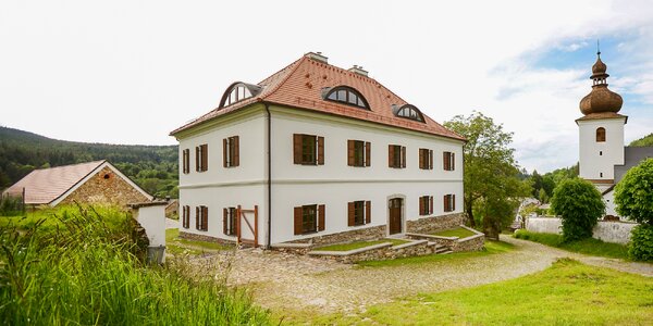 Rejštejn: moderná fara, 3 km od Kašperských hôr