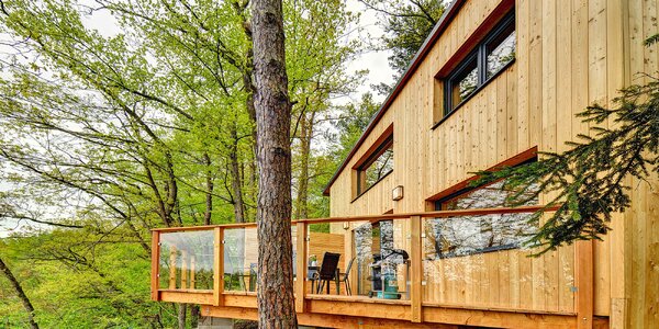 Moderná chata pri rieke v južných Čechách: sauna aj terasa