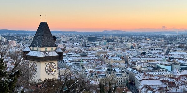 Advent v Grazi: trhy aj obrovský ľadový betlehem