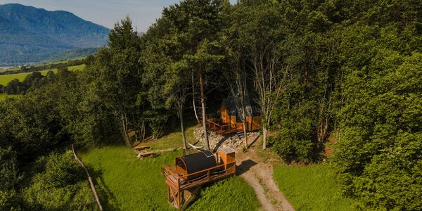 Kúsok raja v objatí oravskej prírody: unikátna kabína s panoramatickou saunou a krytou sprchou