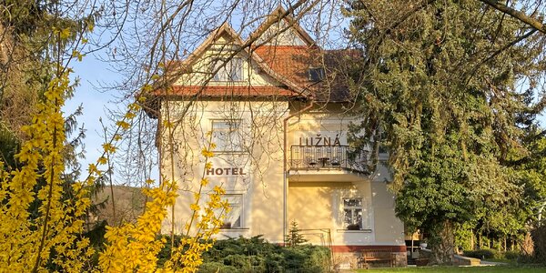 Luhačovice na pohodu: hotel s raňajkami blízko kolonády