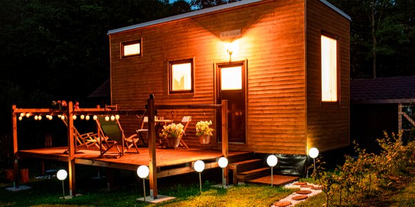 Plne vybavený domček s terasou, ohniskom aj raňajkami v piknikovom koši