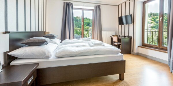 Pobyt na brehu Vltavy: izby alebo hausbót, možnosť stravy