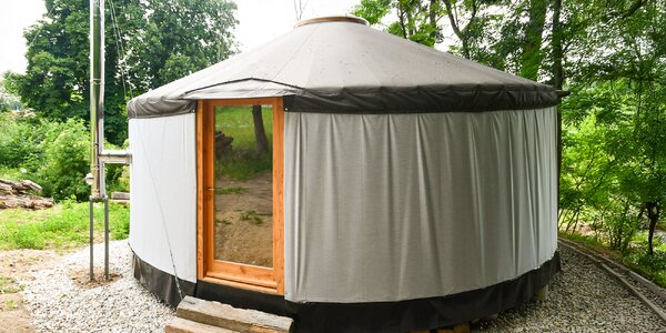 Jurta v Toulavě: statok v prírode a vyžitie pre deti