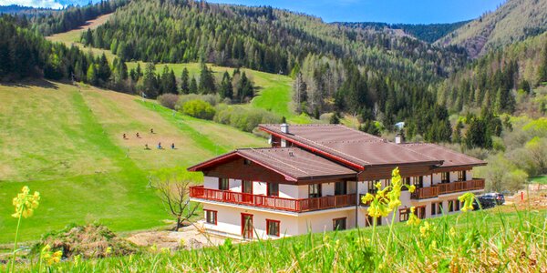 Rodinný hotel pri zjazdovke: polpenzia aj zľava do Aquacity Poprad