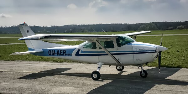 Vyhliadkový let lietadlom Cessna 182 s možnosťou pilotovať