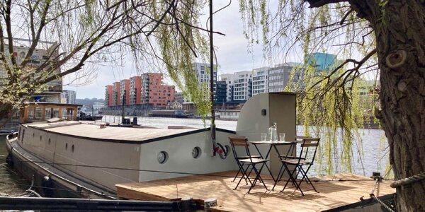 Hausbót na Vltave v Holešoviciach až pre 8 osôb