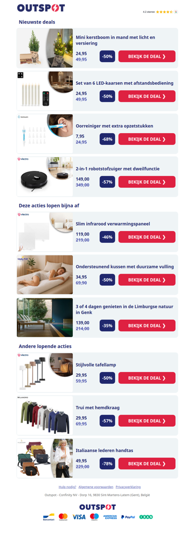 Mini kerstboom in mand met licht en versiering